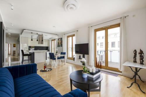 Apartment 2 BR City View Pool and Parking, Varsavia