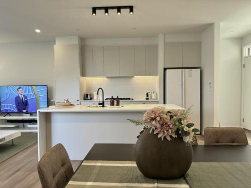 Aalto Retreat 2 - Chic Modern Close to Everything