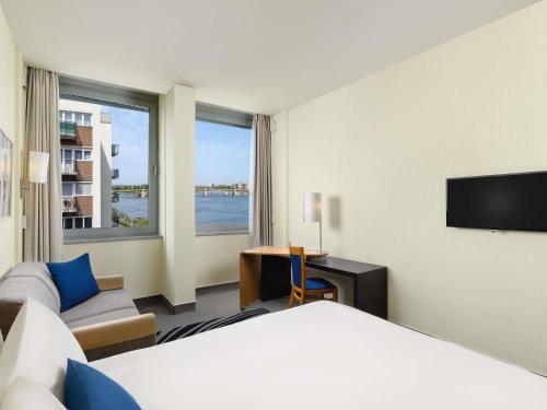 room detail thumbnail 0