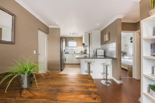 Blouberg Seaside Escape - Modern Comfort and Braai - image 6
