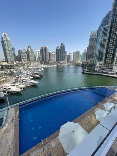2BR In The World-Famous Twisted Skyscraper, Dubaj (zdjęcie 3)
