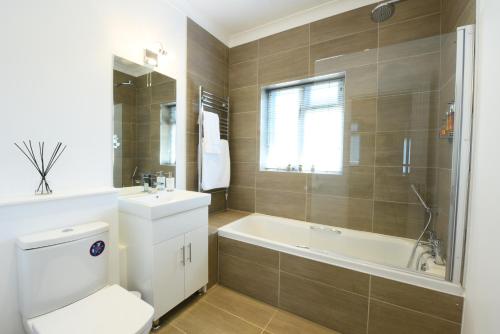 Woodstock Suites - image 13