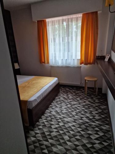 1 double bed