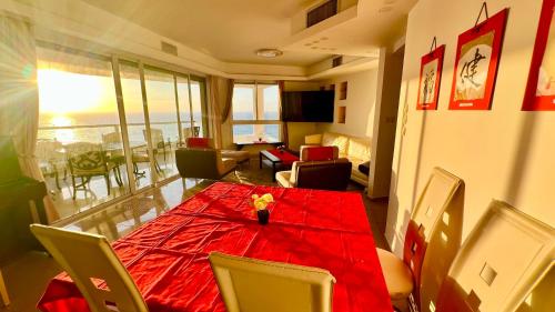 편의 시설/서비스, Beach front 20th floor 3R suite w parking in 바트 얌