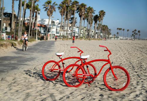 The Kinney Venice Beach