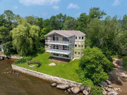 . Incredible view - Chateau au bord du fleuve