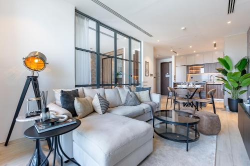 Close to Dubai Miracle Garden, Dubai Autodrome, and Sports City, with JVT Community Park just steps away - The Ivy, Jumeirah Village Triangle by Deluxe Holiday Homes, Dubaï (photo 5)