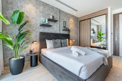 Close to Dubai Miracle Garden, Dubai Autodrome, and Sports City, with JVT Community Park just steps away - The Ivy, Jumeirah Village Triangle by Deluxe Holiday Homes, Dubaï (photo 10)