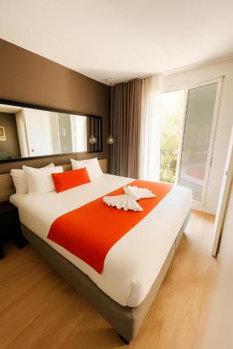 Exterior view, Aparthotel Adagio Serris Val d'Europe in Disneyland