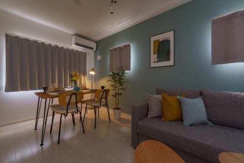 8 min to Nagoya Station Great access Sleeps 6