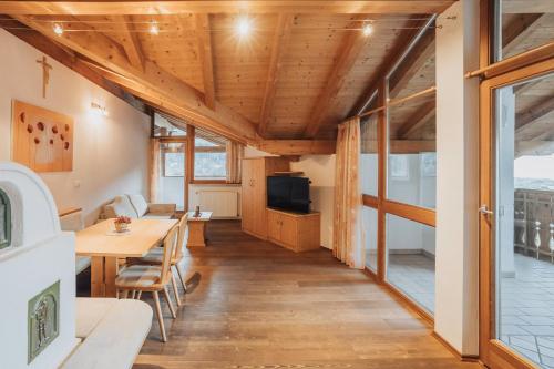 Oberegghof Ferienwohnung Hahnenkamm, Ferienwohnung in Riffian