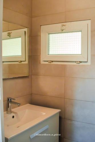 2 bedrooms, 3 beds