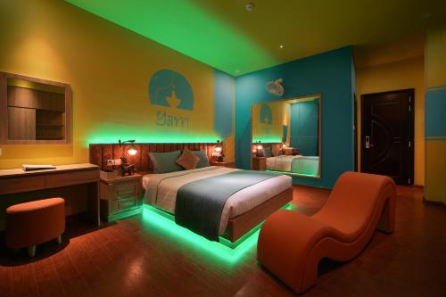 room detail thumbnail 1