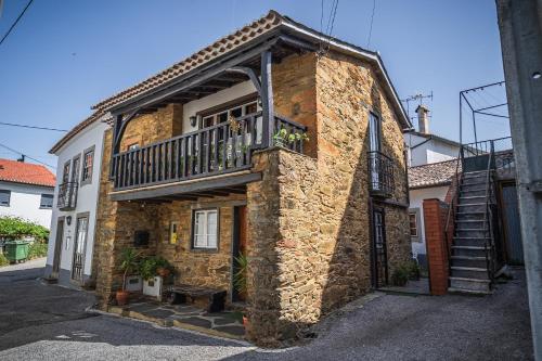 Villa Casas de São Francisco da Chã (Villa Casas de Sao Francisco da Cha) in Foz de Alvares
