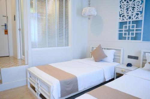O'nya Phuket Hotel Room Type - Superior Double or Twin Room O'nya Phuket Hotel Room Type - Superior Double or Twin Room