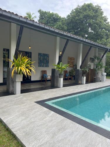 Woodlands Family Villa