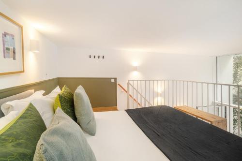 WHome Lisbon's Elite A Stylish & Modern Studio w Patio, Lisbon (photo 7)
