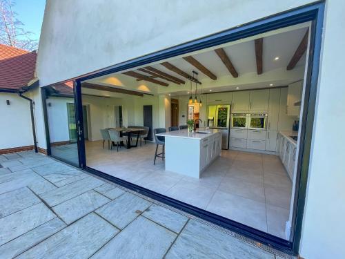 Beautiful arts and crafts home in อีท แกรนสเตรด