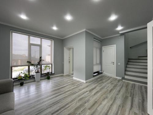 Instalaciones, Kungey Foothills in Besh Kungei