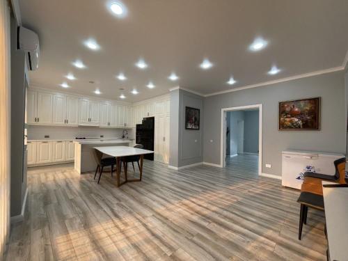 Cocina, Kungey Foothills in Besh Kungei