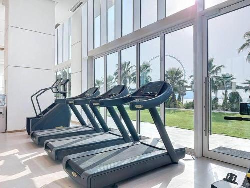 Jumeirah Beach Residences Private Beach & Sea View