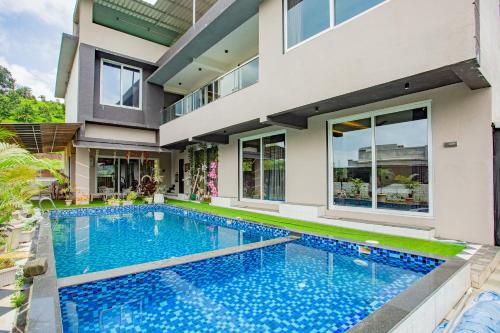 The Celestia Villa by StayAtlas, Igatpuri