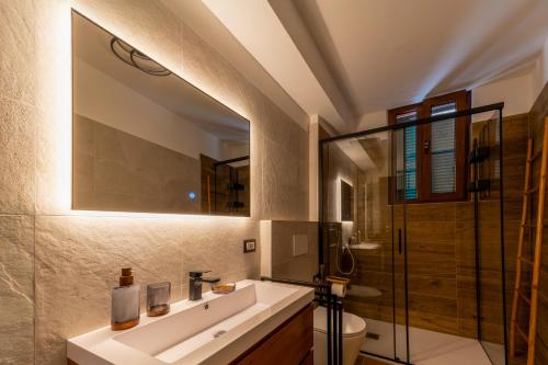 ฝักบัว, Ina's Lake Garden Nicolas Suite in เลนโน