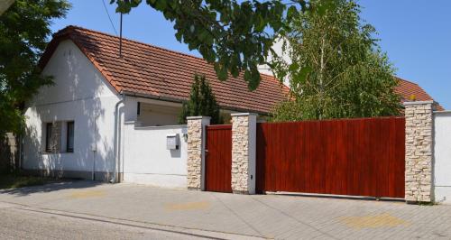 Entrance, Jaszbereny Boutique Room in Jászberény