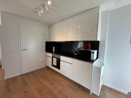 Private & Shared Stays in Lausanne in โลซาน