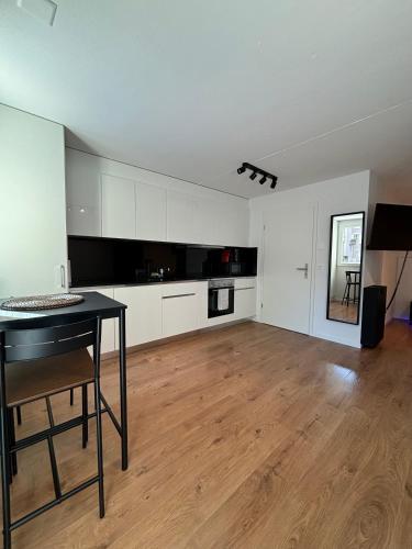 Private & Shared Stays in Lausanne in โลซาน