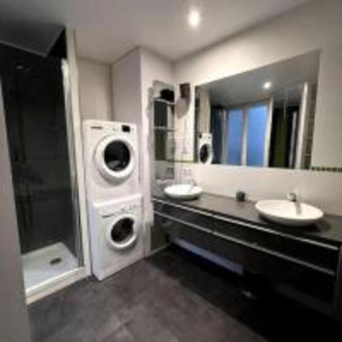 Parisian apartment for 6 pers Paris by askmefrance, Paris (photo 6)