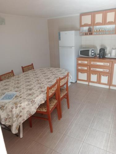 Casa din Deal Isverna Mehedinți (Casa din Deal Isverna Mehedinti) in Szörényvár