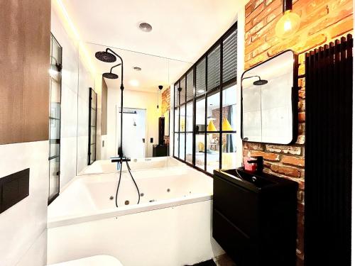 Jacuzzi Kraków Loft - Design Apartments, Cracovia (foto 11)