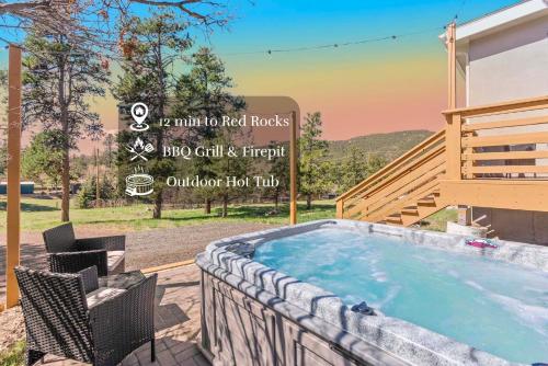 Near Red Rocks with Hot Tub, Fire Pit and Views, Indian Hills