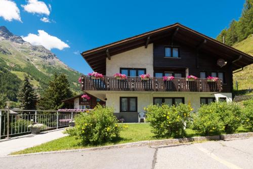 Apartment in Saas Grund 