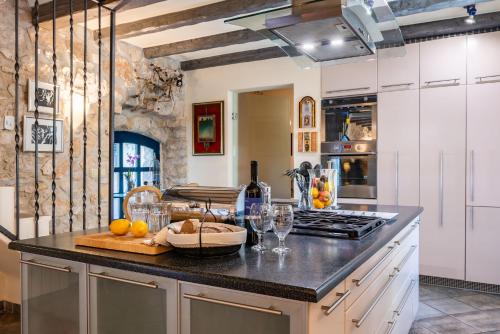 Konyha, Villa Cypress & Olive House CKK 178 in Sveti Ivan Dobrinjski