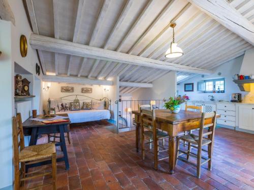 Holiday Home Casa Aia by Interhome in Castellinuzza