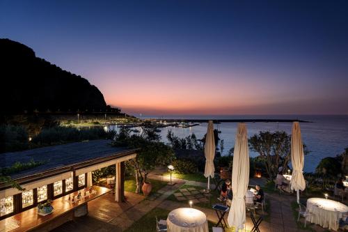 餐廳, Le Calette Bay in 切法盧