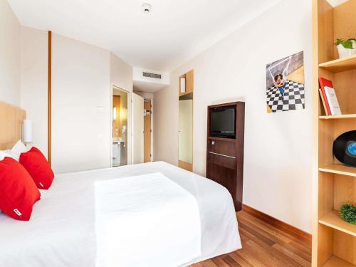 Ibis Hotel Plzeň - image 13