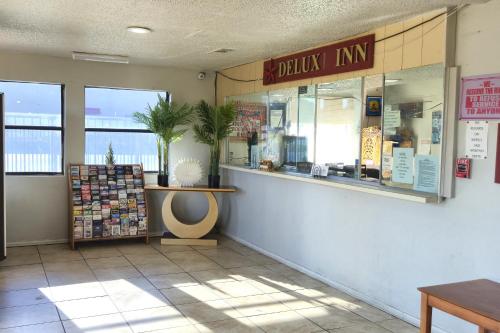 Lobby, Deluxe Inn Motel By OYO Grand Prairie Interstate 30 in Grand Prairie