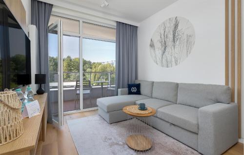 Amazing Apartment In Ustronie Morskie - image 5