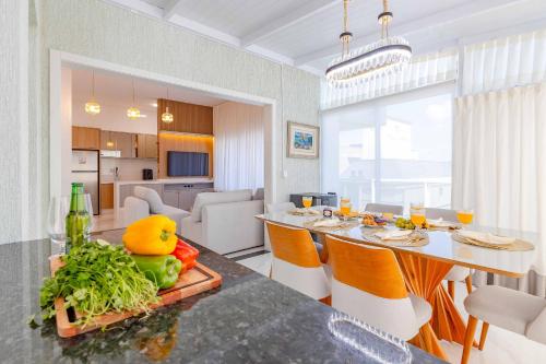 Ampla Cobertura Duplex na Praia de Canto Grande
