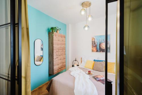Prague Days - Two Bedroom Apartment with AC next to National Theatre - image 2