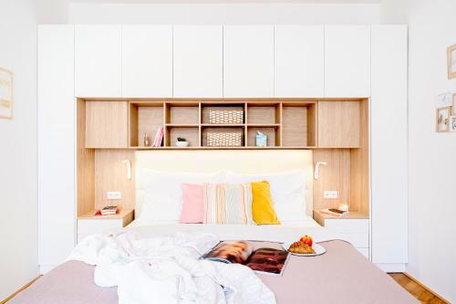 Prague Days - Two Bedroom Apartment with AC next to National Theatre - image 3
