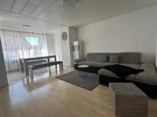Geräumige Ferienwohnung Nähe Bodensee & Allgäu mit 3 Schlafzimmern in Baindt, Deutschland
