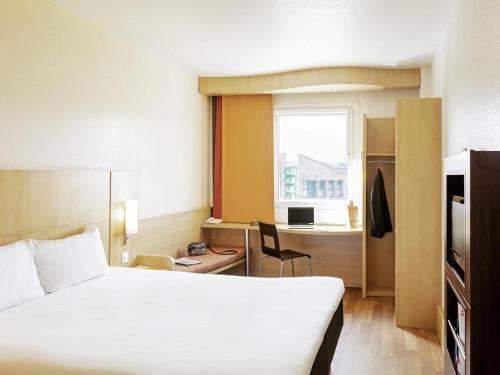 1 queen bed