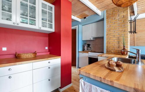 cuisine, Lovely Home In Hemmet With Wifi in Hemmet