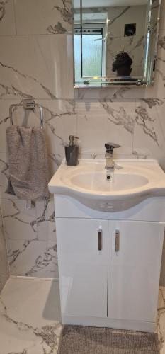 The Dorking Hideaway in Летъред