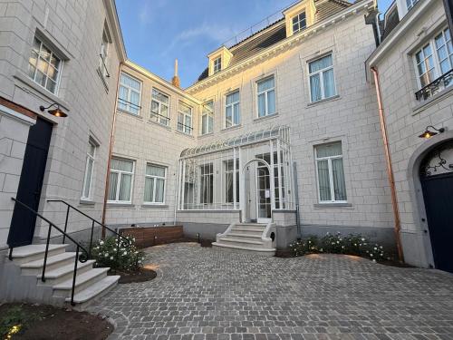 A szálláshely kívülről, Martin's Relais near Groeningemúzeum