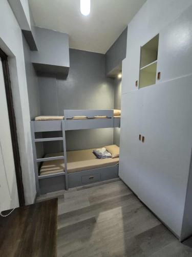 2 separate fully furnished condo units 1BR on the 23rd flr and 3BR penthouse on the 41st flr, with different bookings and daily rates in Ermita, Manila near SLEC,US Embassy, Mall and Parks, Manila (fotografie 9)